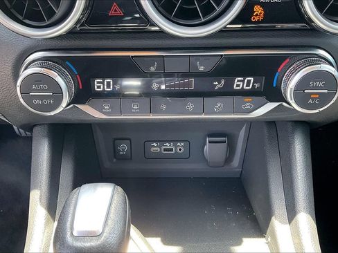 Used 2025 Nissan Sentra SR FWD image 7