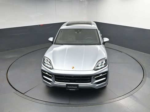 Certified 2025 Porsche Cayenne GTS image 40