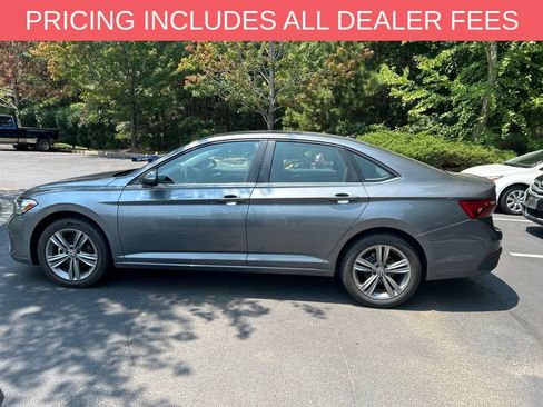 Used 2024 Volkswagen Jetta SE FWD image 5