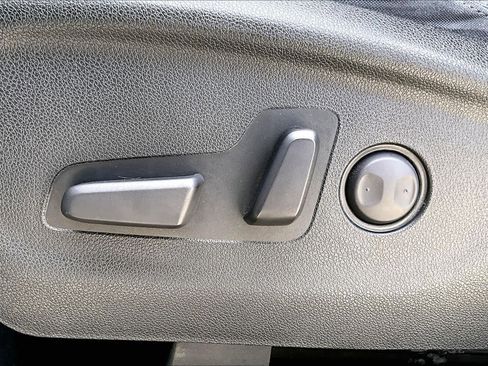 Used 2019 Kia Sorento FWD V6 image 30
