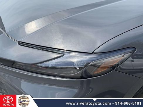 Certified 2025 Toyota Camry SE FWD image 9