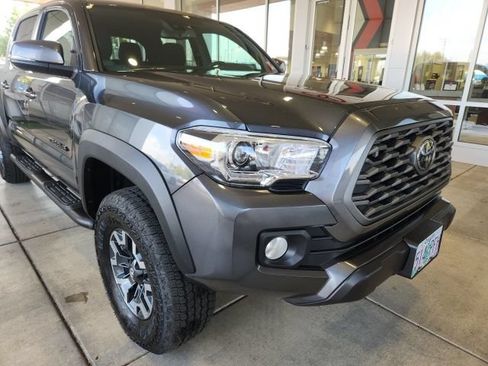 Certified 2023 Toyota Tacoma TRD Off-Road AWD/4WD image 8