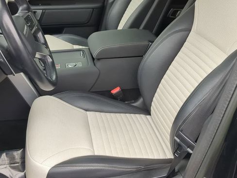 Certified 2023 Land Rover Discovery S R-Dynamic image 16