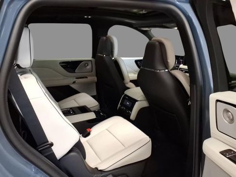 New 2026 Lincoln Aviator Black Label AWD/4WD image 11