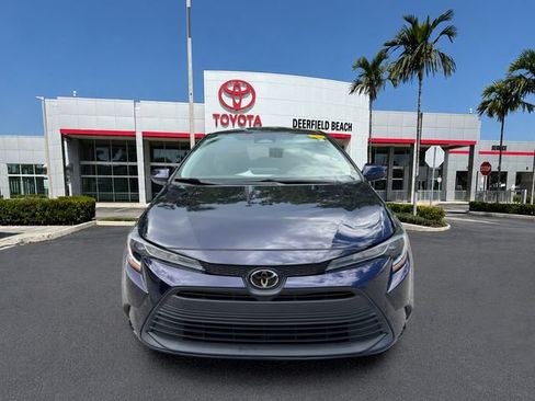 Used 2023 Toyota Corolla LE FWD image 2