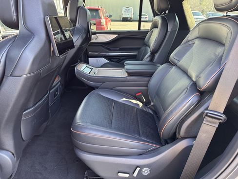Used 2025 Lincoln Navigator Black Label image 13