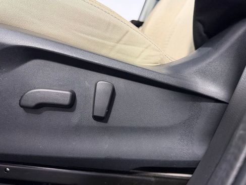 Used 2023 Subaru Ascent Premium w/ Convenience Package image 22