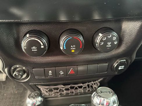 Used 2014 Jeep Wrangler Sport w/ Quick Order Package 24S AWD/4WD image 26