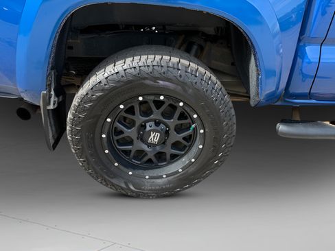 Used 2018 Toyota Tacoma TRD Sport w/ Technology Package AWD/4WD image 22