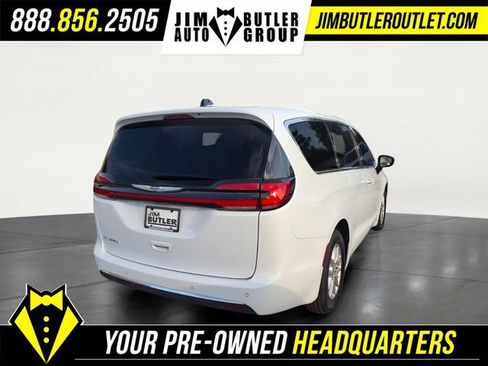 Used 2024 Chrysler Pacifica Touring-L FWD image 25
