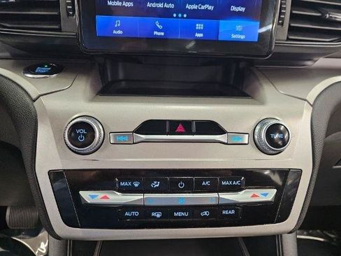 Used 2020 Ford Explorer XLT AWD/4WD image 27