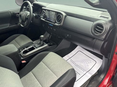 Used 2021 Toyota Tacoma TRD Sport image 19