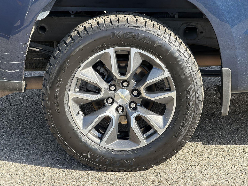 Used 2020 Chevrolet Silverado 1500 LT AWD/4WD image 31