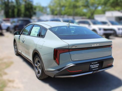 New 2025 Kia K4 LXS image 11