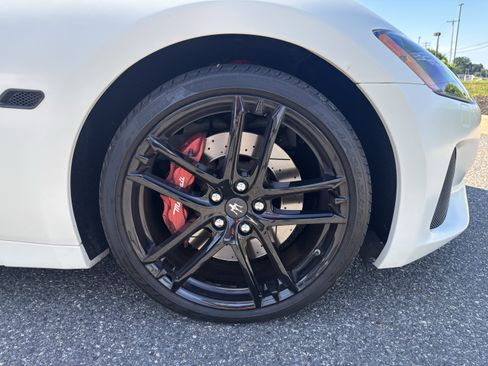 Used 2019 Maserati GranTurismo Sport RWD image 12