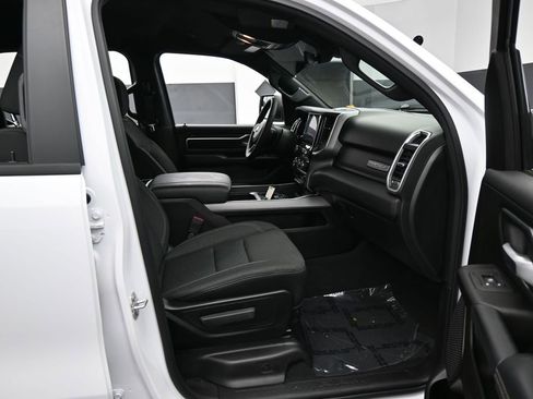 Used 2025 RAM 1500 Big Horn AWD/4WD image 37