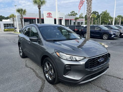 Used 2025 Ford Escape ST-Line FWD image 2
