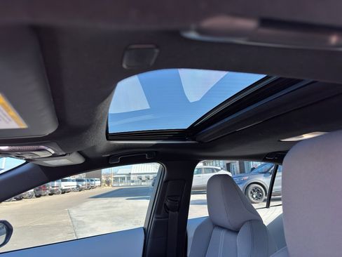 Used 2024 Toyota Corolla SE w/ SE Premium Package image 23