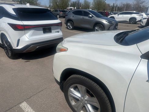 Used 2012 Toyota Highlander Limited w/ Tow Pkg image 20