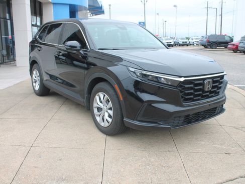 Used 2023 Honda CR-V LX image 1