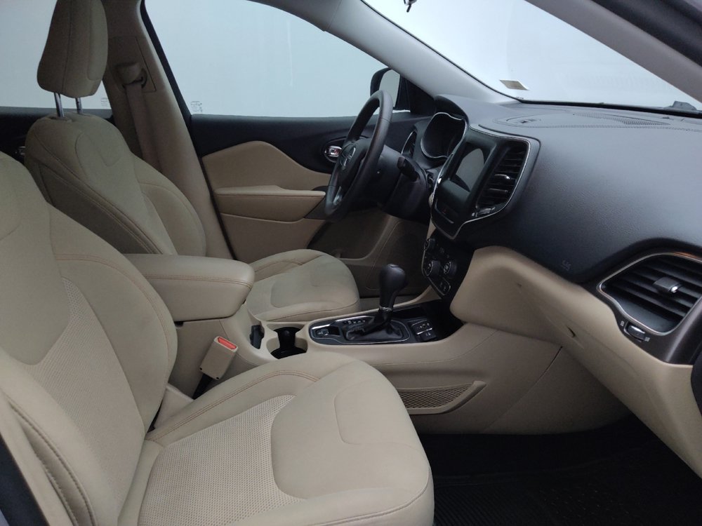 Used 2020 Jeep Cherokee Latitude FWD image 21