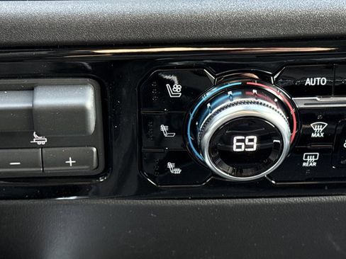 New 2026 GMC Sierra 2500 SLT w/ SLT Premium Package image 21