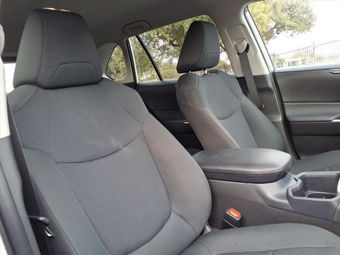 Used 2025 Toyota RAV4 LE image 15