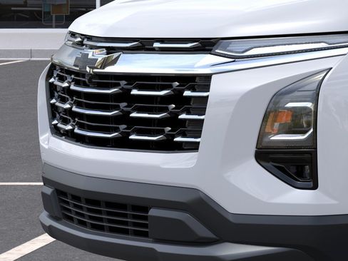 New 2026 Chevrolet Equinox LT w/ Safety and Technology Package FWD image 13