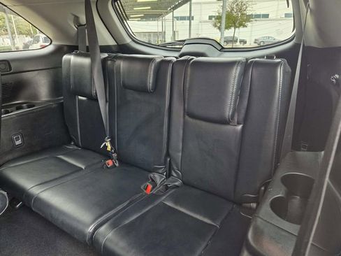 Used 2017 Toyota Highlander SE image 23