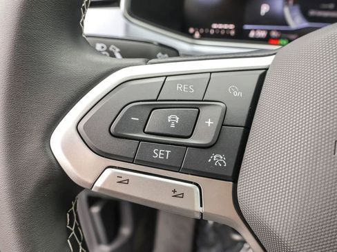 New 2025 Volkswagen Taos SE image 25