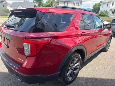 Certified 2024 Ford Explorer XLT w/ Equipment Group 202A AWD/4WD image 6