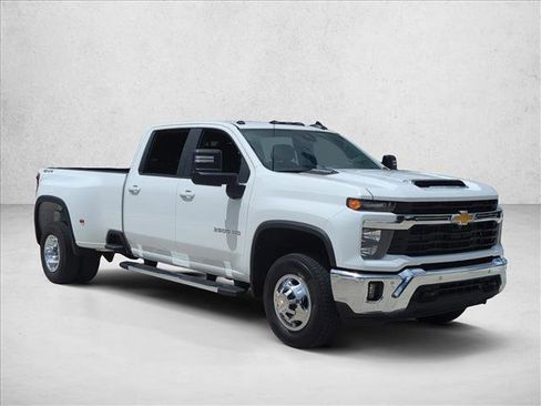 Used 2025 Chevrolet Silverado 3500 LT w/ All Star Edition image 3