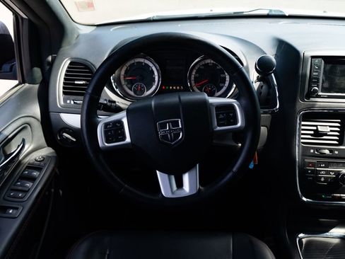 Used 2017 Dodge Grand Caravan GT FWD image 11