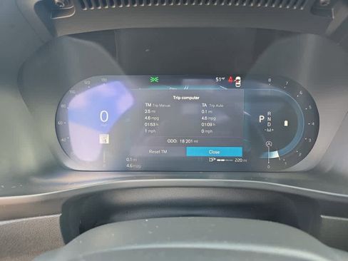 Used 2025 Volvo XC40 B5 Core image 16