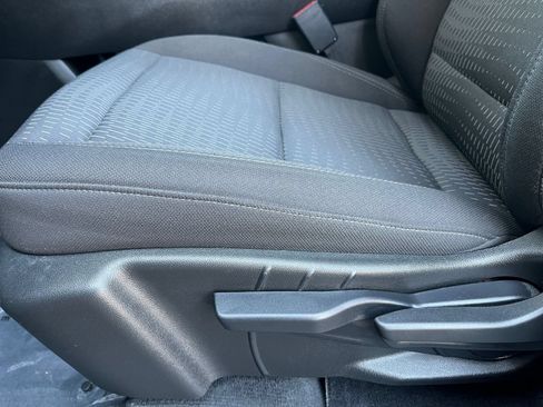 Used 2025 Chevrolet Equinox LT FWD image 22