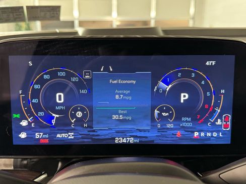 Used 2025 Chevrolet Suburban Z71 image 19