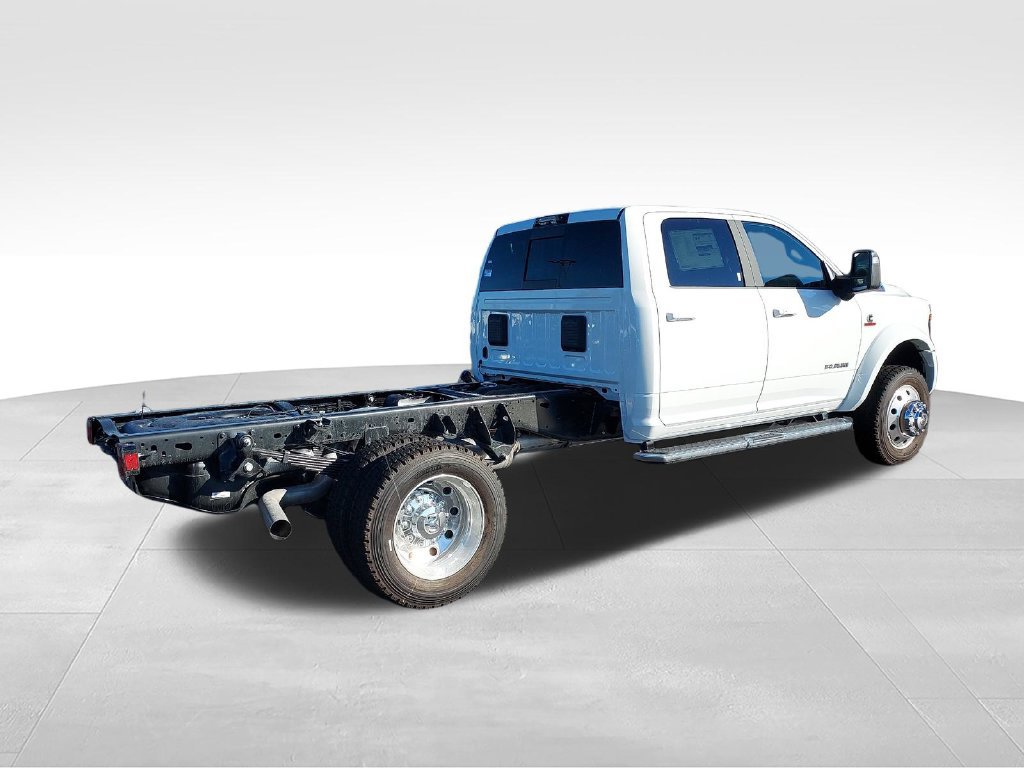 New 2027 RAM 4500 4x4 Crew Cab DRW w/ Laramie Trim Package image 5