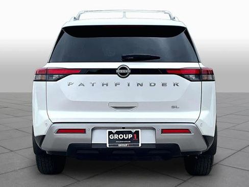 Certified 2025 Nissan Pathfinder SL image 5