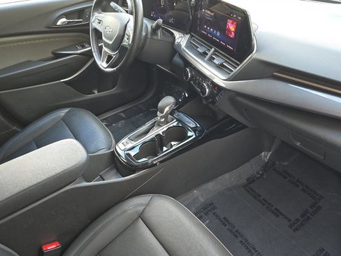 Used 2025 Chevrolet Trax ACTIV w/ Driver Confidence Package FWD image 16