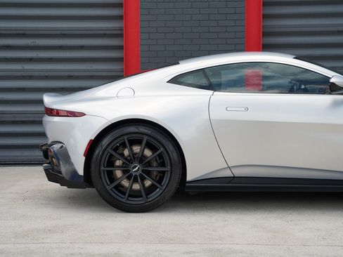 Used 2020 Aston Martin V8 Vantage Coupe RWD image 3