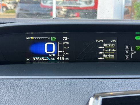 Used 2021 Toyota Prius XLE AWD/4WD image 24