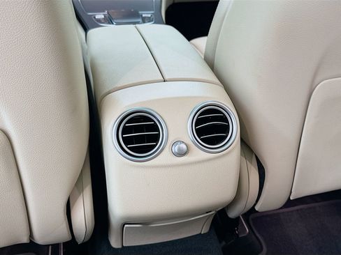 Used 2020 Mercedes-Benz GLC 300 4MATIC image 28