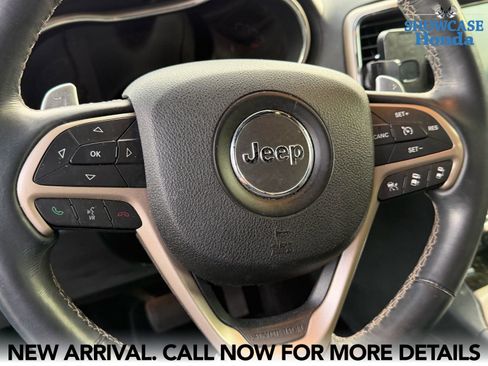 Used 2017 Jeep Grand Cherokee Overland w/ Jeep Active Safety Group image 14