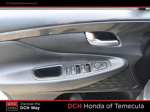 Used 2021 Hyundai Santa Fe SE image 15