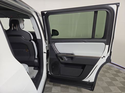 Used 2024 Rivian R1S Adventure AWD/4WD image 19