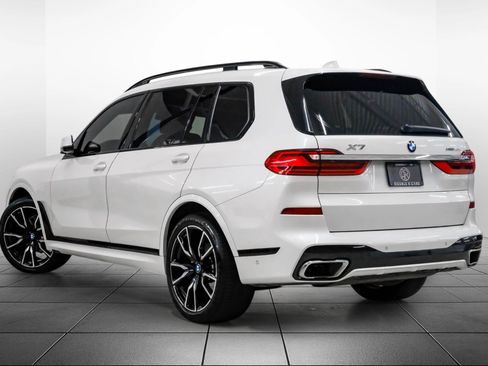 Used 2022 BMW X7 xDrive40i w/ M Sport Package AWD/4WD image 11