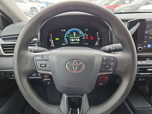 Used 2025 Toyota Camry LE image 21