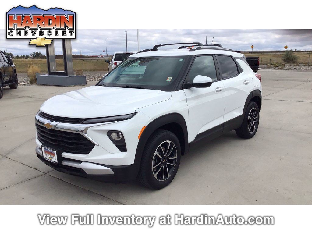 Used 2024 Chevrolet TrailBlazer LT w/ LT Cold Weather Package AWD/4WD image 1