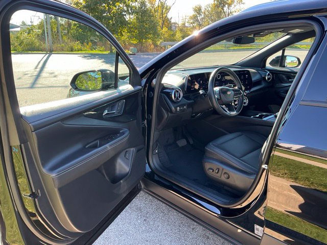 Used 2024 Chevrolet Blazer EV LT AWD/4WD image 15