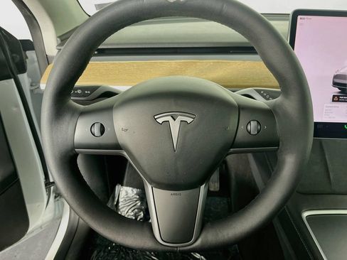 Used 2022 Tesla Model Y Long Range AWD/4WD image 12